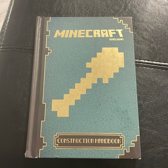Minecraft Construction Handbook - Picture 1 of 1